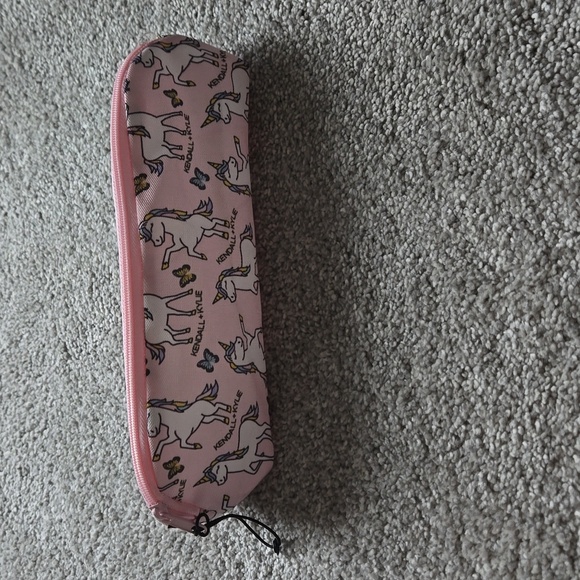 Kendall + Kylie Unicorn Make Up Travel Bag - Picture 1 of 4